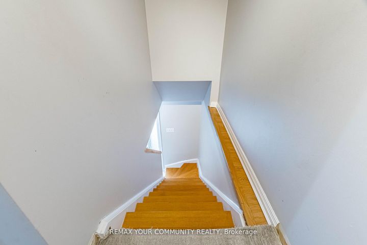 Photo 25 at 2202 Bridge Road, WO West, Oakville