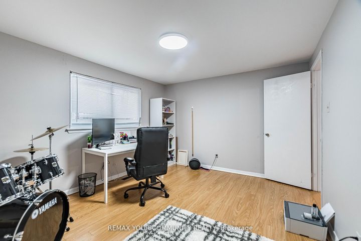 Photo 30 at 2202 Bridge Road, WO West, Oakville