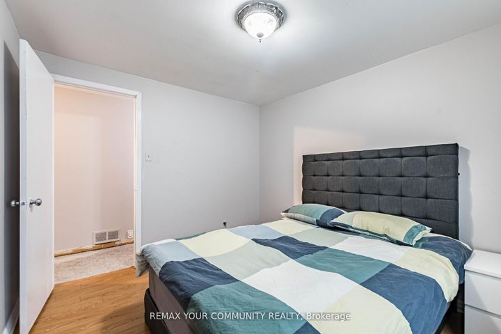 Photo 38 at 2202 Bridge Road, WO West, Oakville