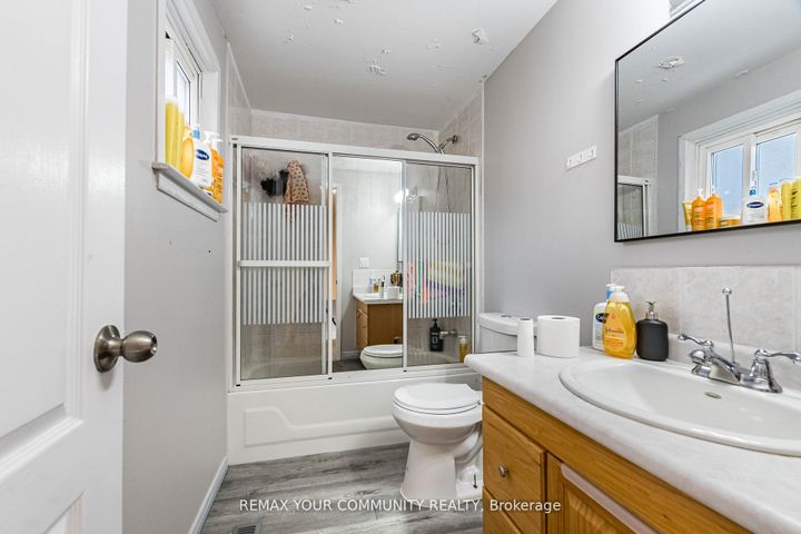 Photo 40 at 2202 Bridge Road, WO West, Oakville