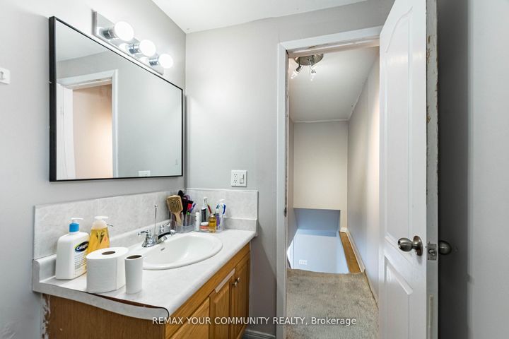 Photo 42 at 2202 Bridge Road, WO West, Oakville