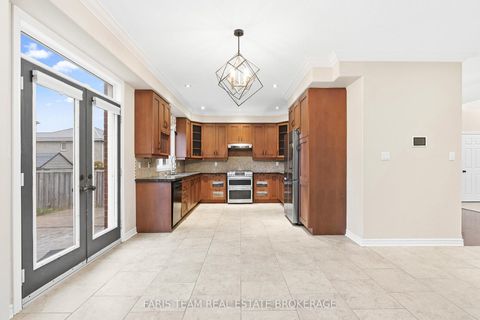 Photo 5 at 3 Prince William Way, Shore, Barrie