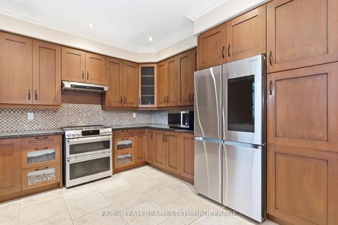 Photo 7 at 3 Prince William Way, Shore, Barrie