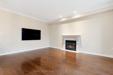 Photo 13 at 3 Prince William Way, Shore, Barrie