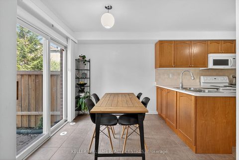 Photo 18 at 70 Burgess Crescent, Summerhill Estates, Newmarket