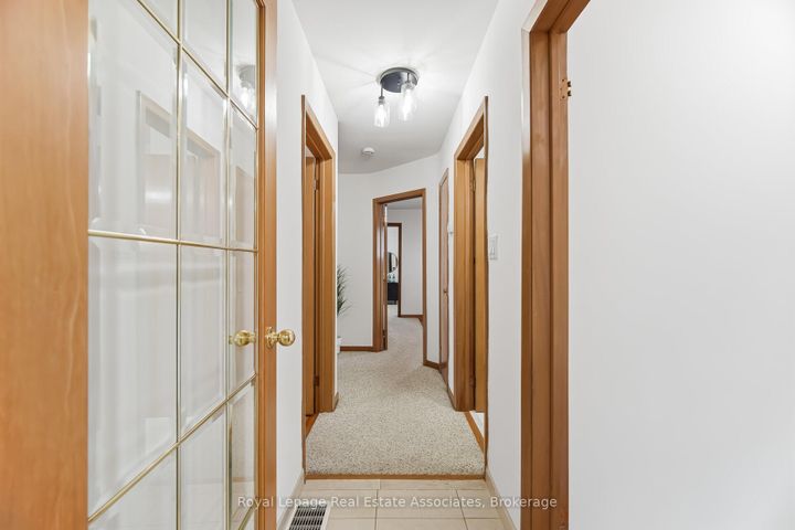 Photo 10 at 5 Rosewood Avenue, Queensway, Toronto