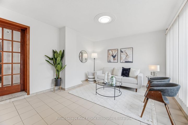 Photo 20 at 5 Rosewood Avenue, Queensway, Toronto