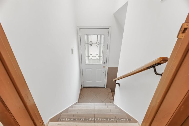 Photo 24 at 5 Rosewood Avenue, Queensway, Toronto