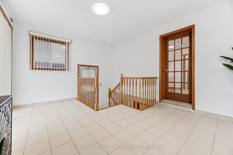 Photo 22 at 5 Rosewood Avenue, Queensway, Toronto