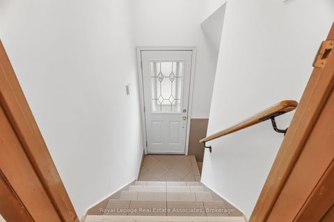 Photo 24 at 5 Rosewood Avenue, Queensway, Toronto