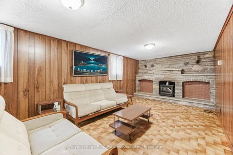 Photo 27 at 5 Rosewood Avenue, Queensway, Toronto