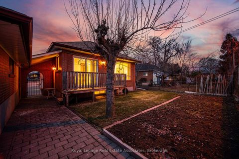 Photo 37 at 5 Rosewood Avenue, Queensway, Toronto