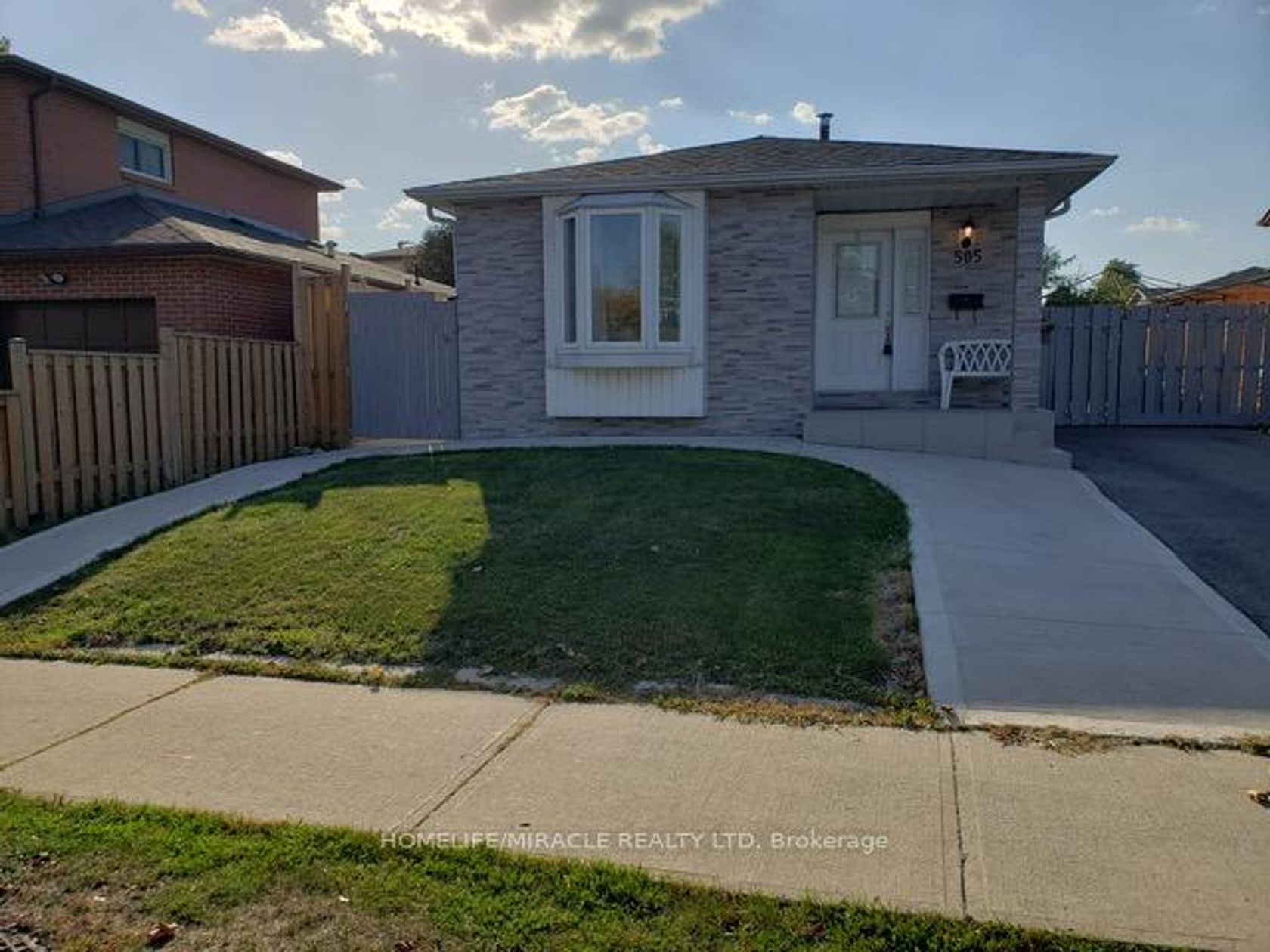 505 SILVERSTONE Drive, Clairville, Toronto 