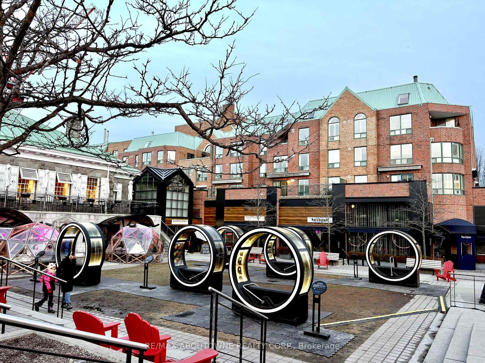 2 - 221 Robinson Street, OO Old Oakville, Oakville by Loree Meneguzzi Real Estate 2 - 221 Robinson Street, OO Old Oakville, Oakville