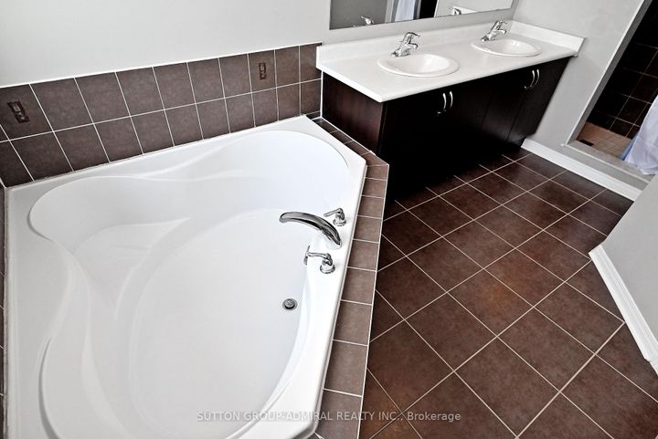 Photo 26 at 41 Big Hill Crescent, Patterson, Vaughan