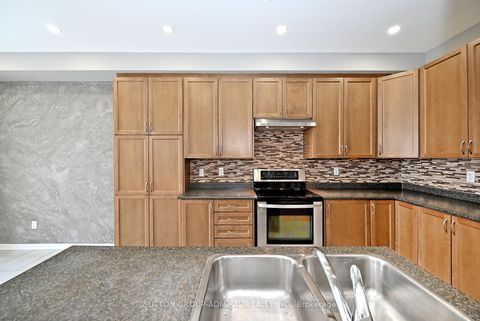 Photo 12 at 41 Big Hill Crescent, Patterson, Vaughan