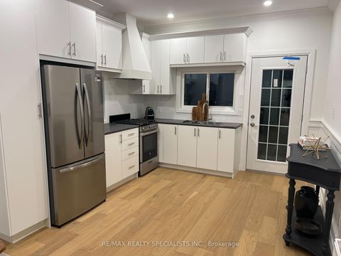 Photo 14 at 252 Earlscourt Avenue, Fairbank, Toronto