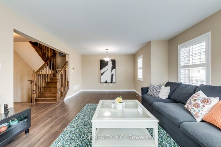 Photo 17 at 369 Timberland Gate, GO Glenorchy, Oakville