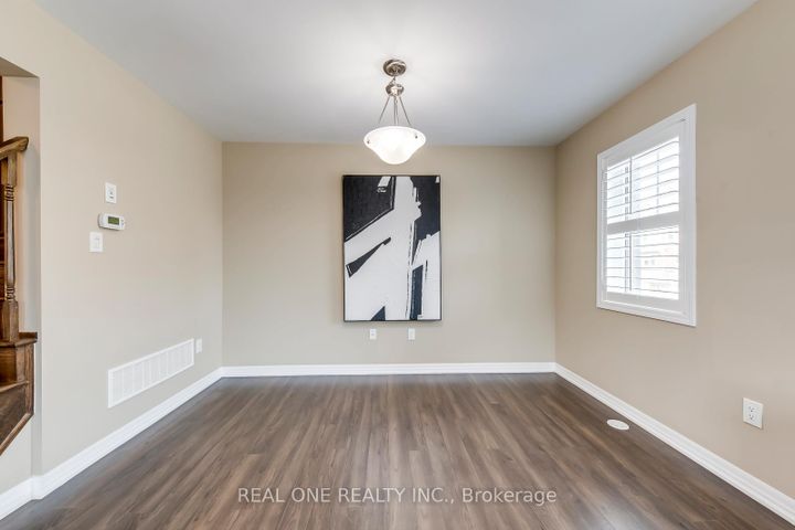 Photo 18 at 369 Timberland Gate, GO Glenorchy, Oakville