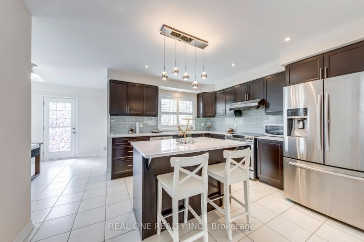 Photo 20 at 369 Timberland Gate, GO Glenorchy, Oakville