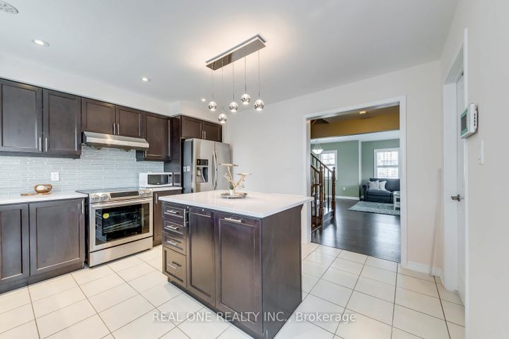 Photo 21 at 369 Timberland Gate, GO Glenorchy, Oakville