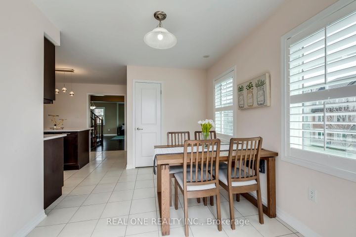 Photo 24 at 369 Timberland Gate, GO Glenorchy, Oakville