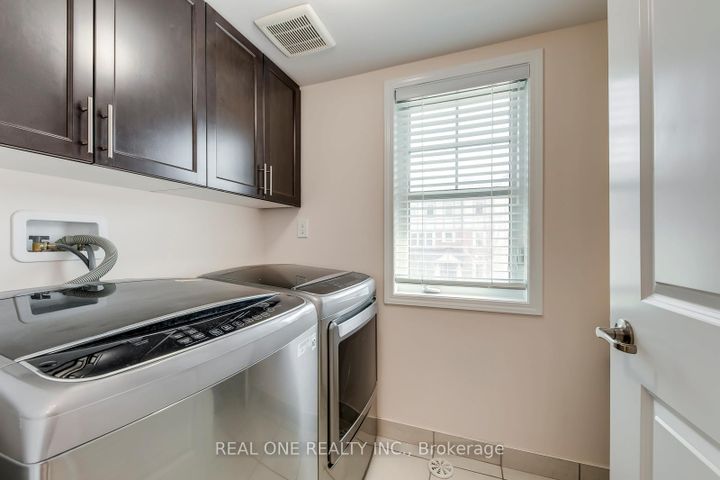 Photo 29 at 369 Timberland Gate, GO Glenorchy, Oakville