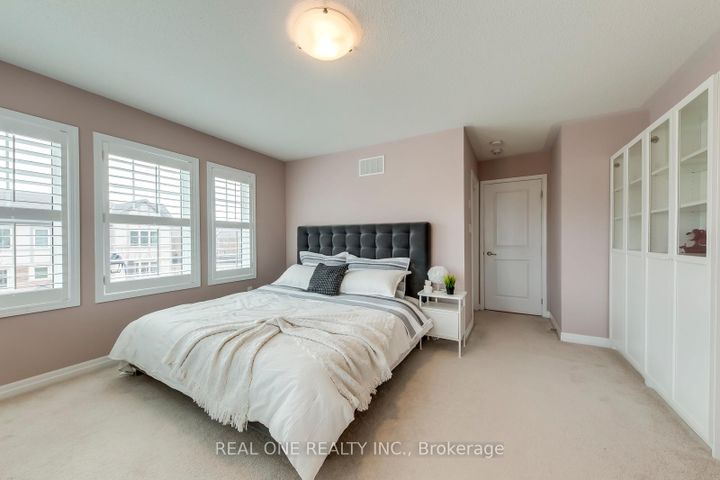 Photo 33 at 369 Timberland Gate, GO Glenorchy, Oakville