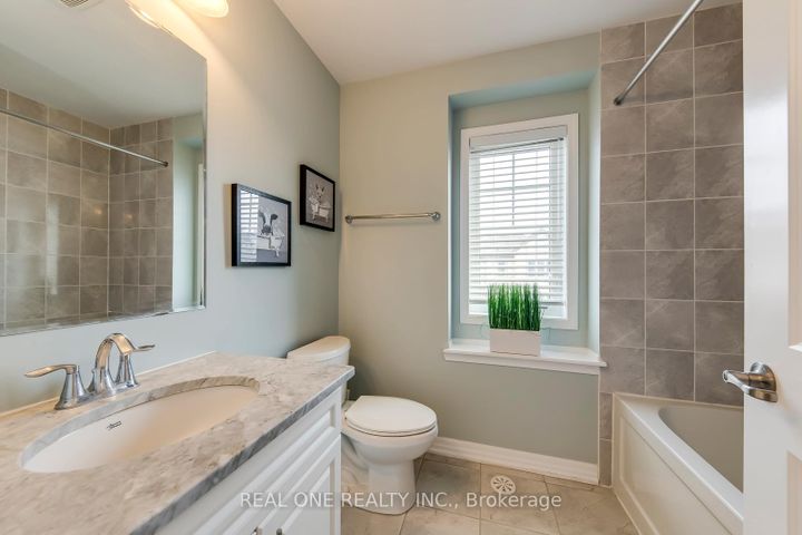 Photo 39 at 369 Timberland Gate, GO Glenorchy, Oakville