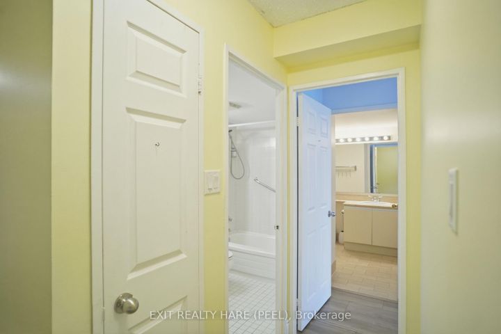 Photo 4 at 407 - 5 Lisa Street, Queen Street Corridor, Brampton