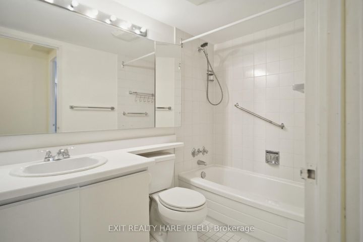 Photo 5 at 407 - 5 Lisa Street, Queen Street Corridor, Brampton