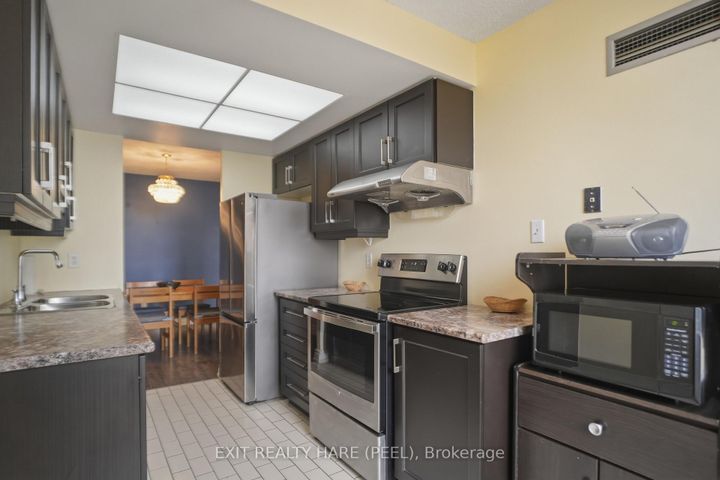 Photo 16 at 407 - 5 Lisa Street, Queen Street Corridor, Brampton