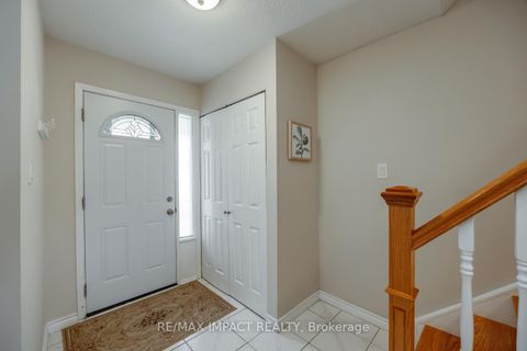 Photo 4 at 672 Galahad Drive, Eastdale, Oshawa