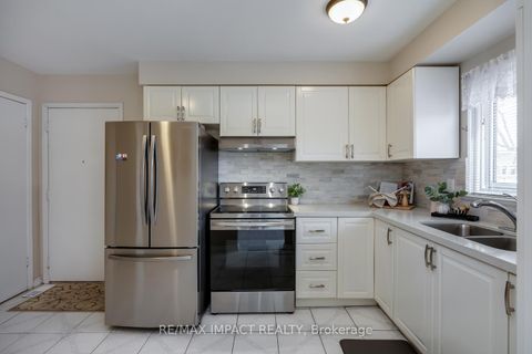 Photo 7 at 672 Galahad Drive, Eastdale, Oshawa