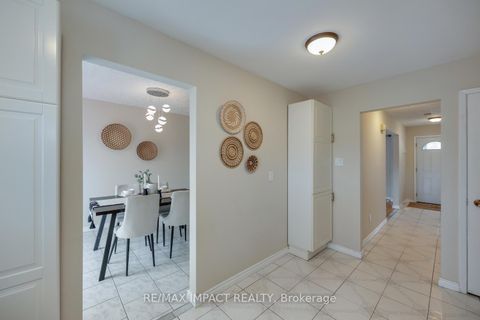 Photo 10 at 672 Galahad Drive, Eastdale, Oshawa