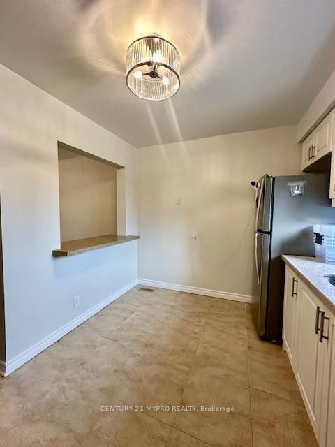 Photo 3 at #61 - 120 Beverly Glen Boulevard, L'Amoreaux, Toronto