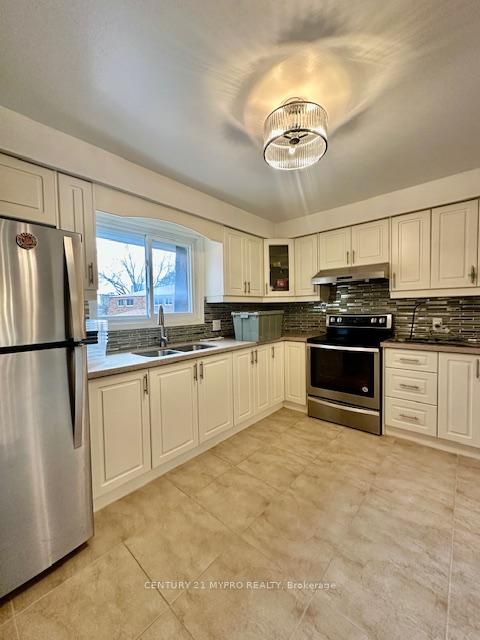 Photo 4 at #61 - 120 Beverly Glen Boulevard, L'Amoreaux, Toronto