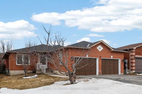 Photo 1 at 16 Glenhill Drive, Painswick South, Barrie
