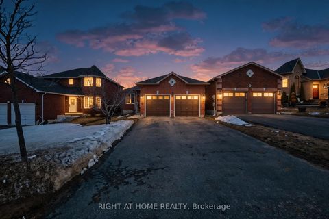 Photo 2 at 16 Glenhill Drive, Painswick South, Barrie