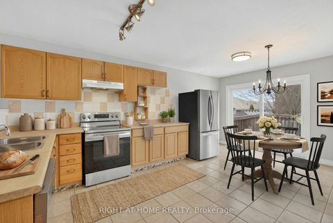 Photo 13 at 16 Glenhill Drive, Painswick South, Barrie