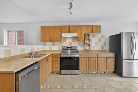 Photo 14 at 16 Glenhill Drive, Painswick South, Barrie