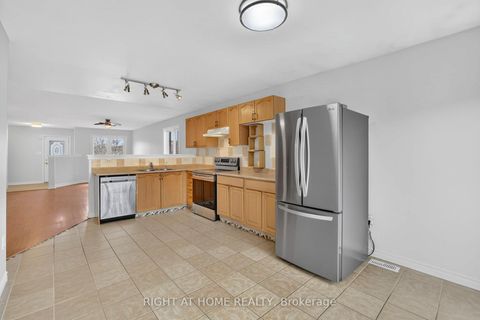 Photo 17 at 16 Glenhill Drive, Painswick South, Barrie