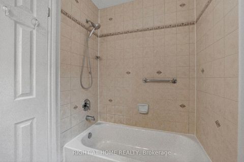 Photo 26 at 16 Glenhill Drive, Painswick South, Barrie