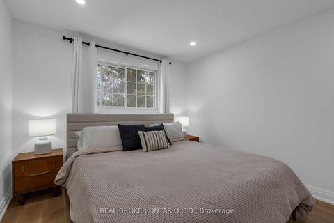 Photo 19 at 15 Buchanan Street, Grove East, Barrie