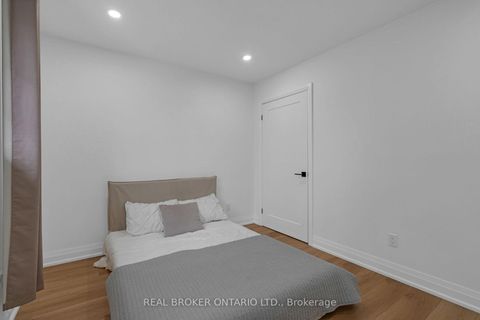 Photo 21 at 15 Buchanan Street, Grove East, Barrie