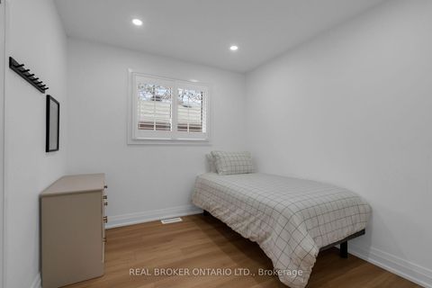 Photo 22 at 15 Buchanan Street, Grove East, Barrie