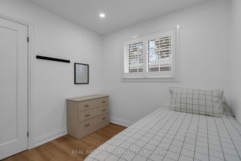 Photo 23 at 15 Buchanan Street, Grove East, Barrie