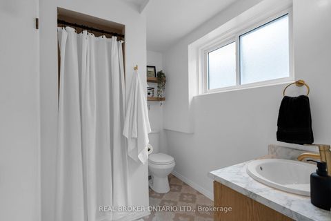 Photo 33 at 15 Buchanan Street, Grove East, Barrie