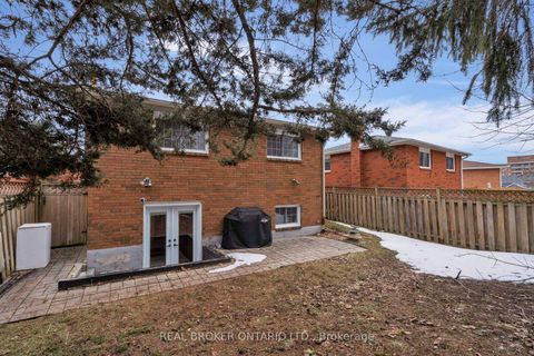 Photo 38 at 15 Buchanan Street, Grove East, Barrie