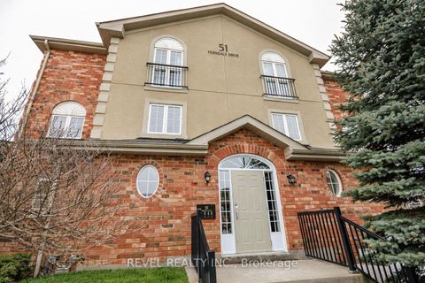 Photo 2 at 5 - 51 Ferndale Drive S, Ardagh, Barrie